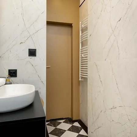 Luksusowy W Gdansku Przy Motlawie I Rynku Z Biurkiem Do Pracy Zdalnej By Renters גדנסק