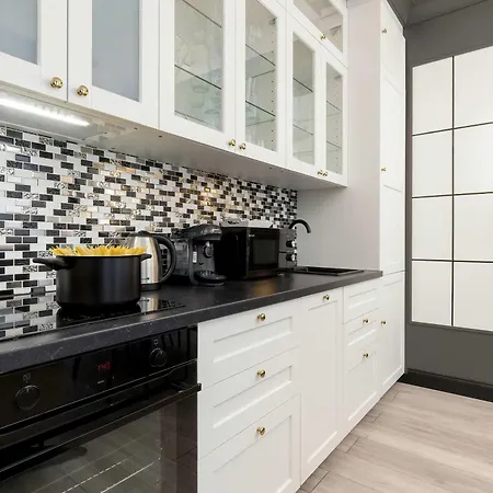 Luksusowy W Gdansku Przy Motlawie I Rynku Z Biurkiem Do Pracy Zdalnej By Renters