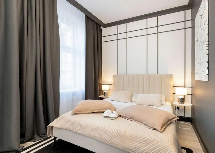 Luksusowy W Gdansku Przy Motlawie I Rynku Z Biurkiem Do Pracy Zdalnej By Renters